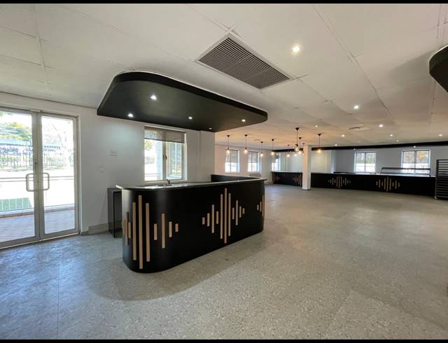 2,415M² OFFICE TO LET IN BRYANSTON